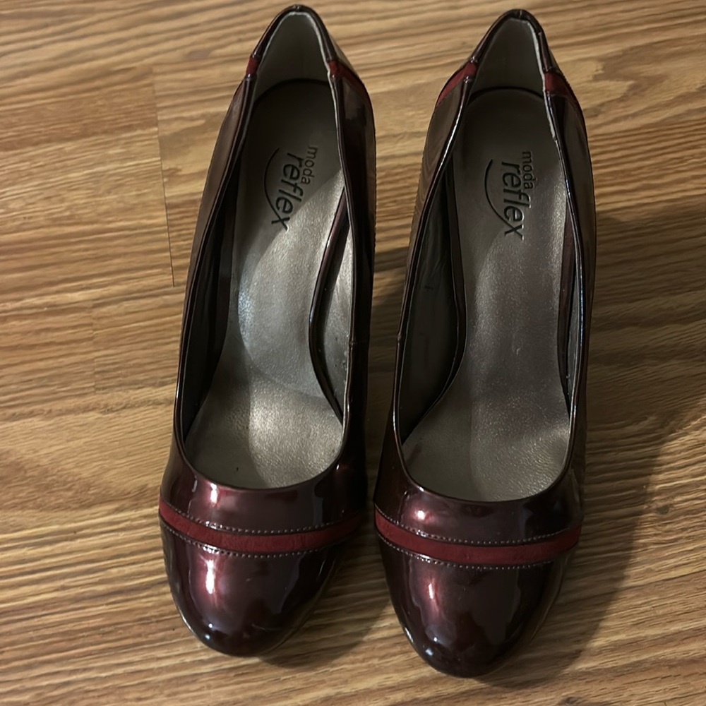 Cute burgundy heels